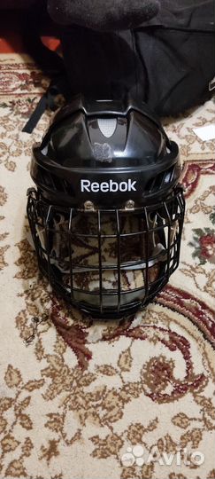 Хоккейный шлем