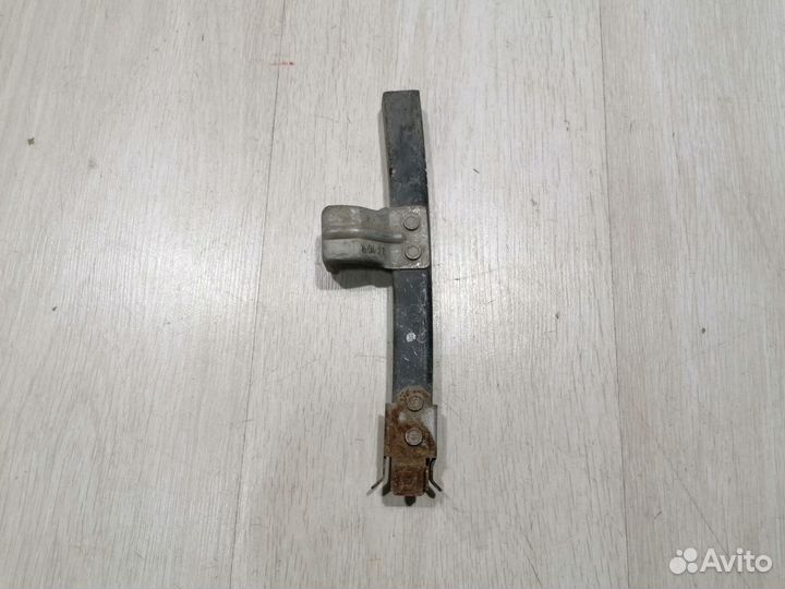 Направляющая стекла Nissan almera classic B10 Лев