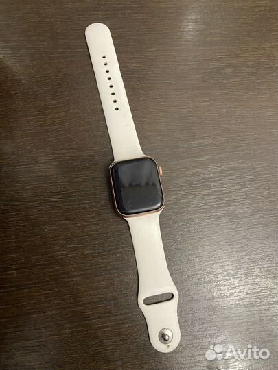 Часы apple watch se 44 mm