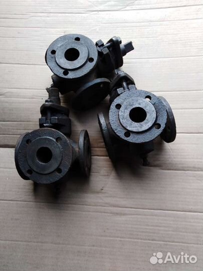 Кран пробковый чуг.11ч18бр 40/10