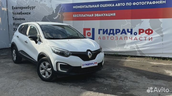 Накладка двери багажника левая Renault Kaptur 960333581R