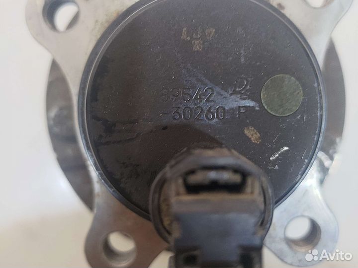 Ступица передняя правая Lexus LS 4