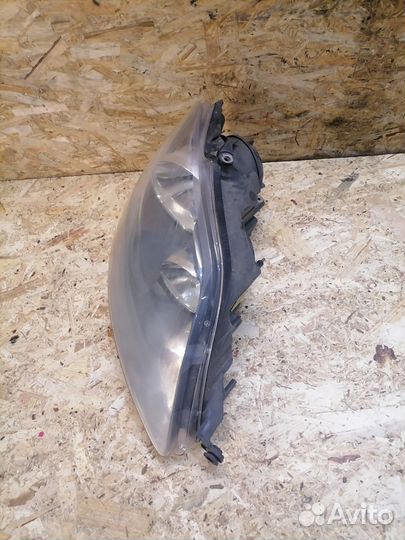 Фара правая галоген Volkswagen Golf 5 +
