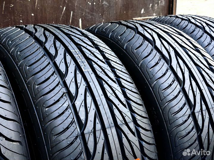 Maxxis MA-Z4S Victra 225/45 R17