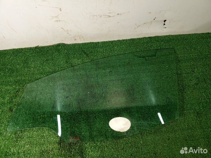 Стекло двери переднее левое Ford Fiesta седан iqje