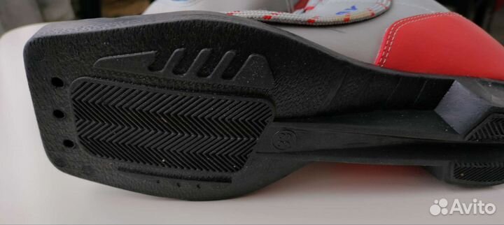 Лыжные ботинки с креплением 33 р-р