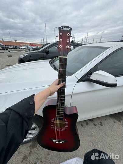 Гитара новая