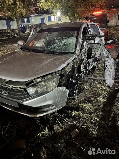 LADA Vesta 1.6 МТ, 2021, битый, 25 000 км