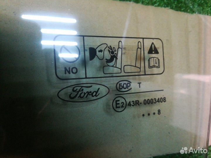 Стекло двери переднее левое Ford Focus 2 седан 1.8