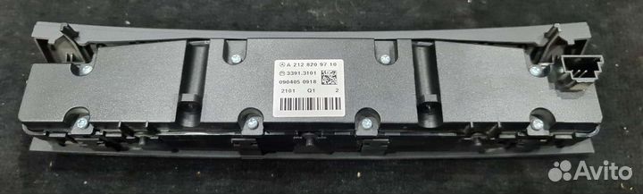 Блок кнопок центральной консоли Mercedes W212