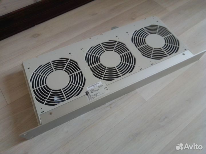 Вентилятор встраиваемый SK. Rittal