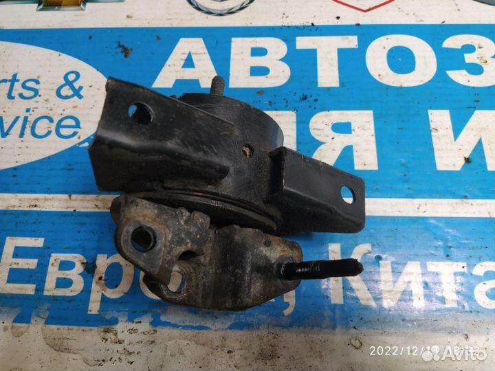 Подушка правая Nissan Primera P12 1.6/1,8 03-09