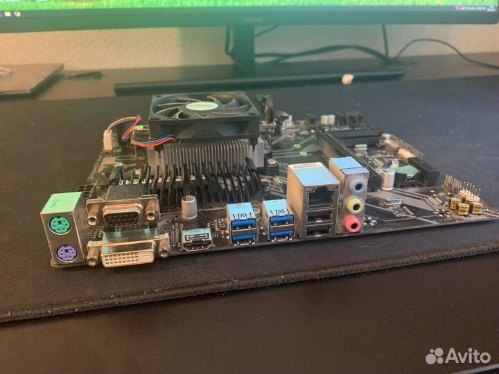 Материнская плата + процессор Athlon 200GE