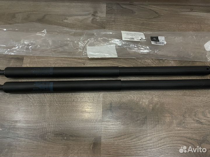 Амортизатор крышки багажника Mersedes-Benz