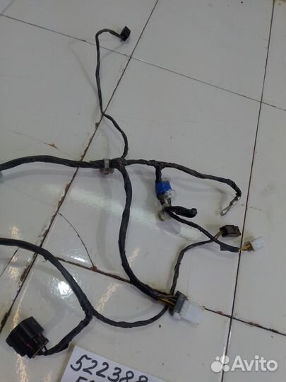 Электропроводка двери багажника (SsangYong Rexton)