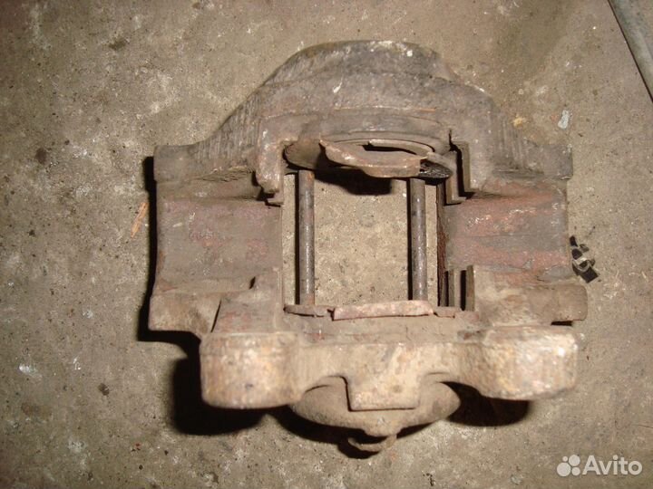 Суппорт задний левый W140 M112