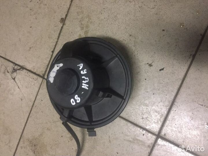 Вентилятор печки Audi 80