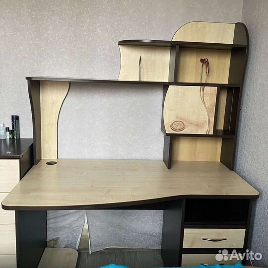 Компьютерный стол