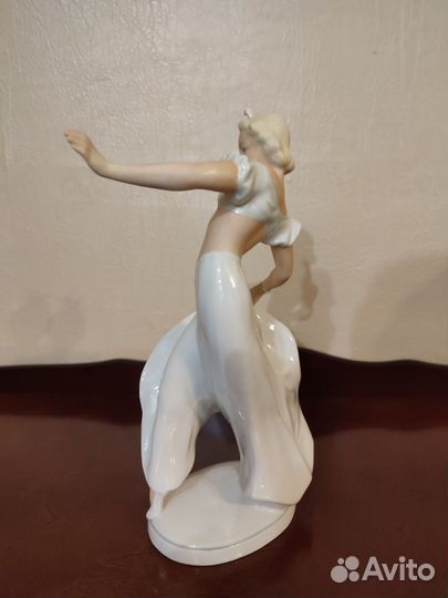Статуэтка. Фарфор. Schau Bach. Германия