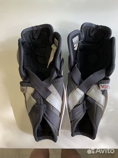 Щитки хоккейные размер 10