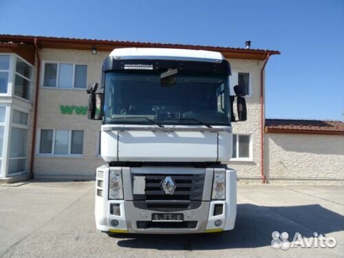 Разбираем тягач Рено