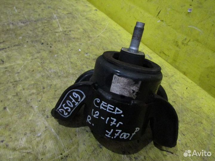 Подушка двигателя Kia cee'd II 12-18 г 25019