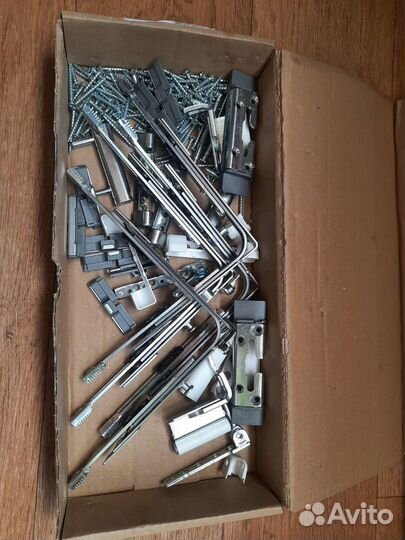 Поворотно-откидная фурнитура для пластиковых окон