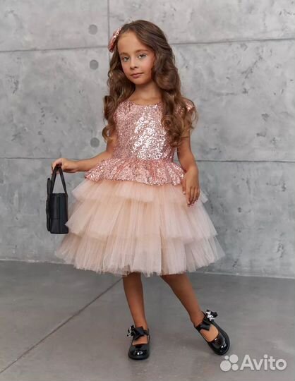 Платье для девочки праздничное новое