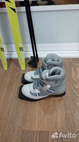 Лыжи с палками и ботинками 34р