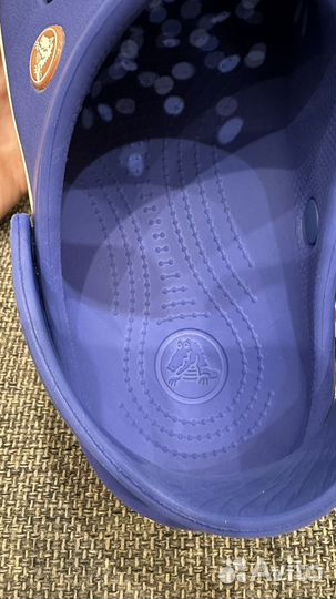 Сандали crocs j2