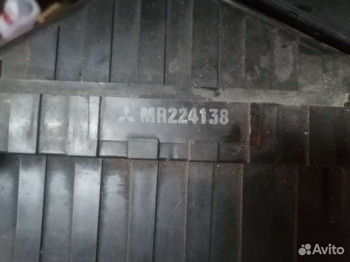 Корпус воздушного фильтра Митсубиси Галант 8