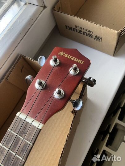 Укулеле Suzuki s-01