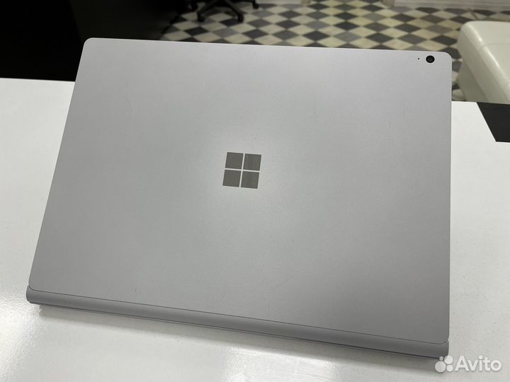 Microsoft surface book 3 13' i7 32gb nvidia
