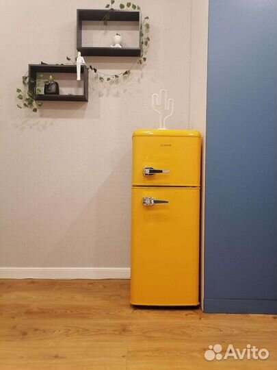 Холодильник интерьерный под ретро