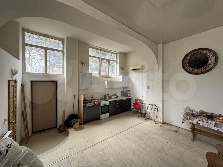 3-к. квартира, 81,1 м², 1/2 эт.