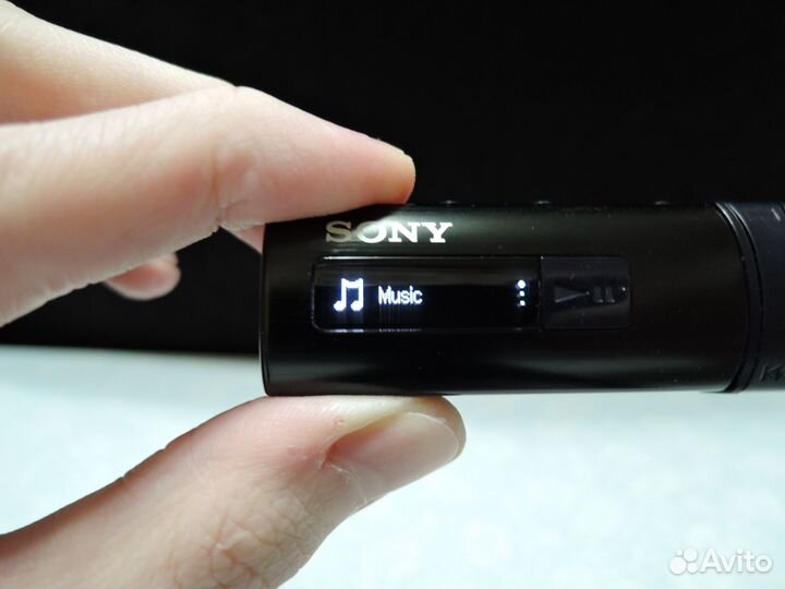 Портативный аудиоплеер с радио Sony NWZ-B183F