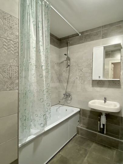 2-к. квартира, 52 м², 1/5 эт.