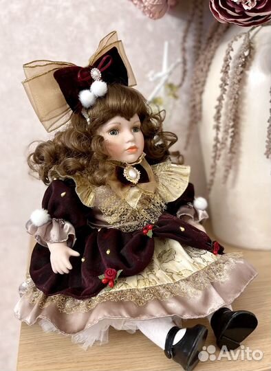 Фарфоровая куколка Leonardo Collection