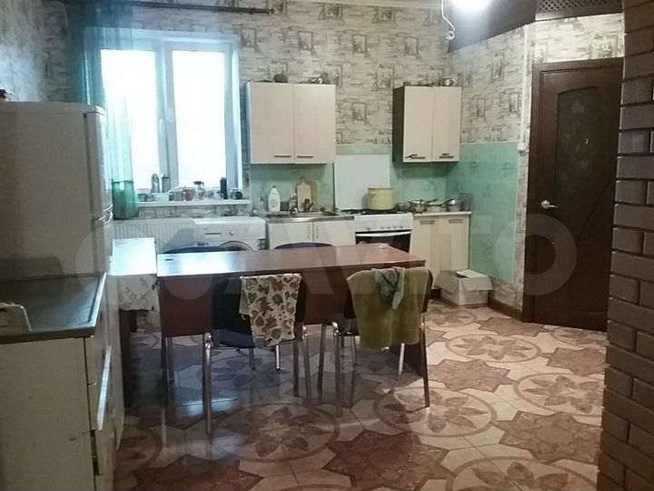 3-к. квартира, 107 м², 1/3 эт.