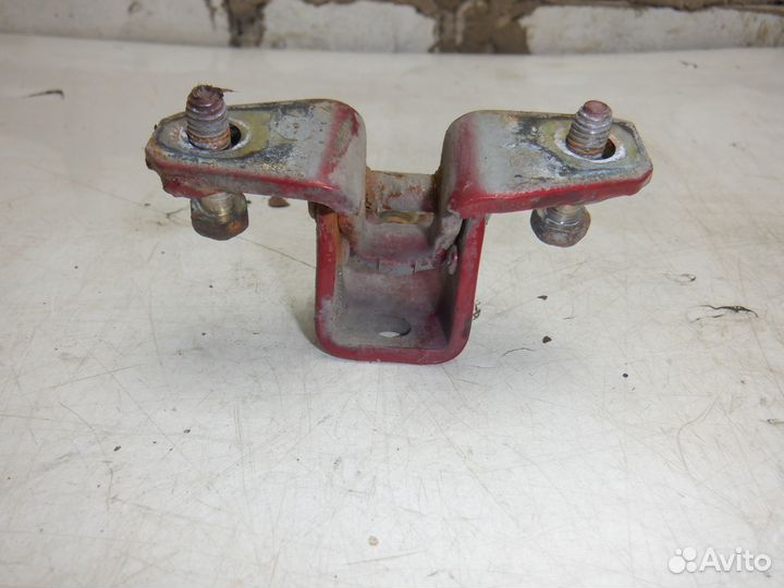 Петля двери передней Lancer 9