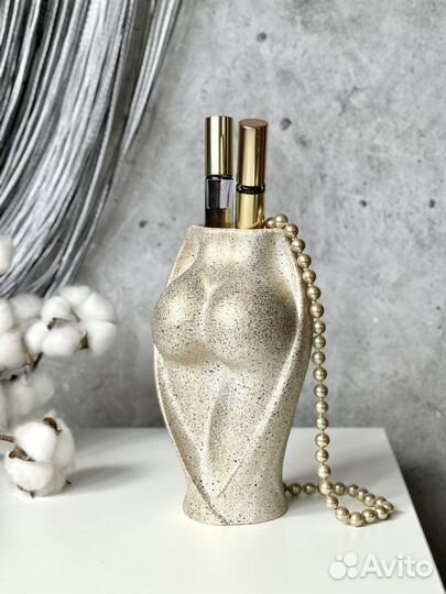 Ваза из гипса для цветов, авторская работа