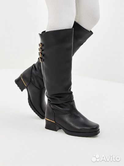 Модные женские сапоги с легким мехом