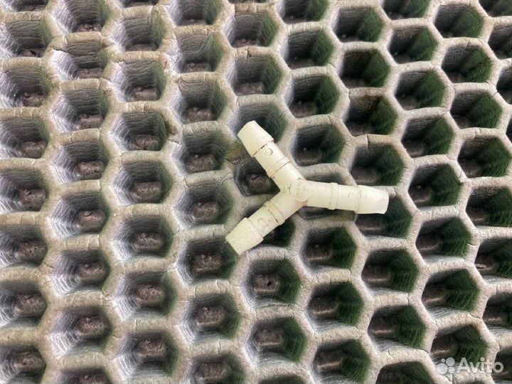 Штуцер Y-образный MAN TGX