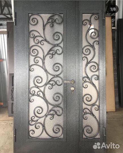 Двери входные Иней с остеклением и ковкой