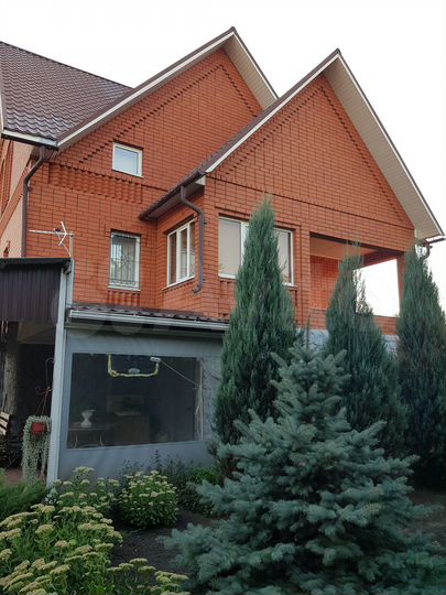 Дом 176 м² на участке 13 сот.