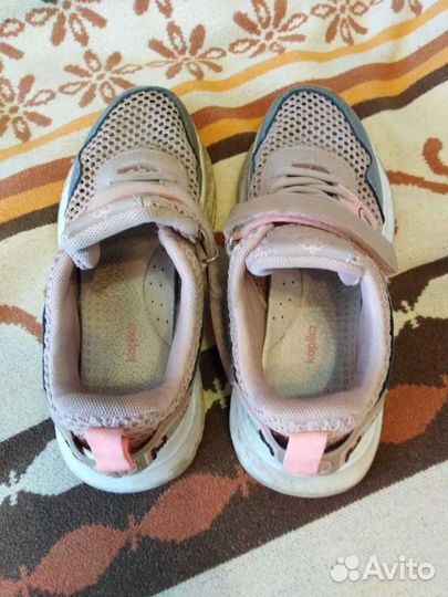 Кроссовки для девочки
