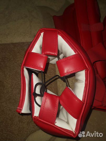 Шлем защитный для единоборств