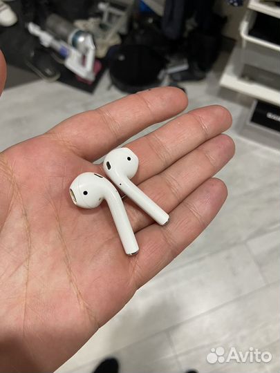 Оригинальные air pods второго поколения, без кейса