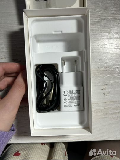 Samsung Galaxy A8 (2018), 4/32 ГБ