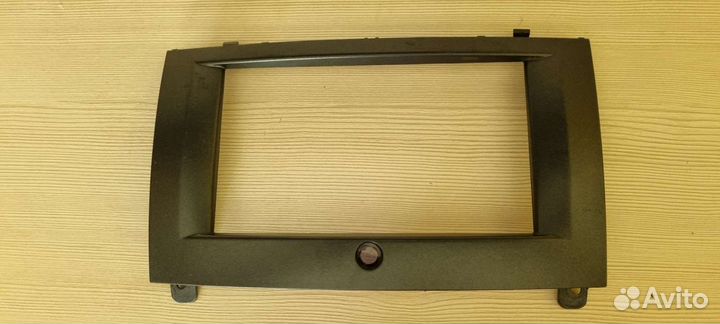 Переходная рамка на Peugiit 407 (2005)